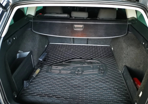 Volkswagen Passat cena 36500 przebieg: 272000, rok produkcji 2011 z Drezdenko małe 407